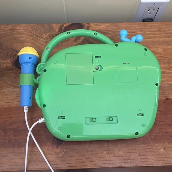 Coco Melon sing along boom box - in good working condition - Picture 5 of 6